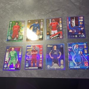 Topps Emerald Mini Tin. Soccer Trading Cards Season 2021/2022. 38 Cards